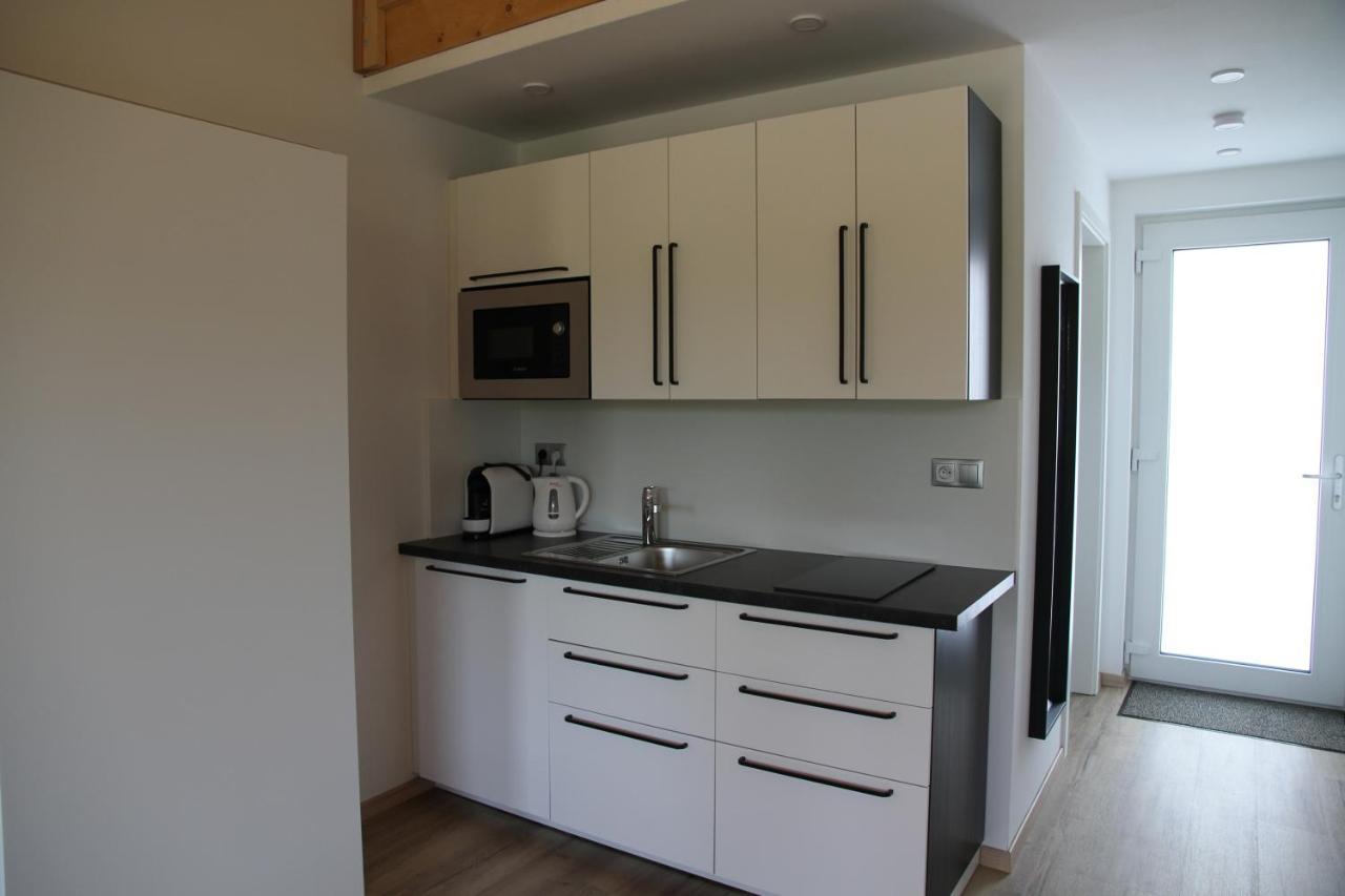Apartmany Hluboka Nad Vltavou S Vyhledem Na Zamek Eksteriør bilde