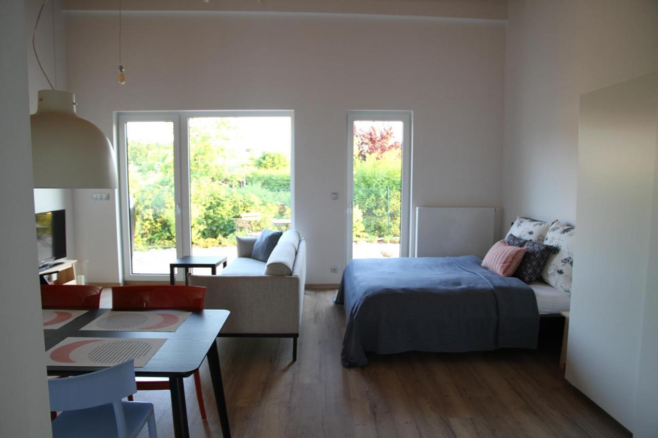 Apartmany Hluboka Nad Vltavou S Vyhledem Na Zamek Eksteriør bilde